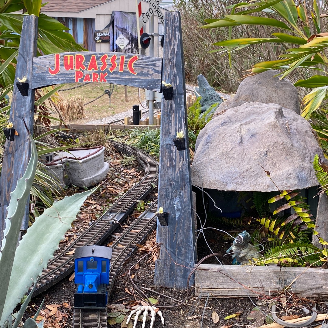 MSTrainMuseum's tweet photo. Just one area of our Outdoor Train Garden Display, Jurassic Park.  It is fun and whimsical...you will love seeing all the dinosaurs. 

#MCMRM #JurassicPark #OutdoorGardens #Gulfport #SecretCoast #Trains #ModelTrains #GScale https://t.co/J135Li00xb