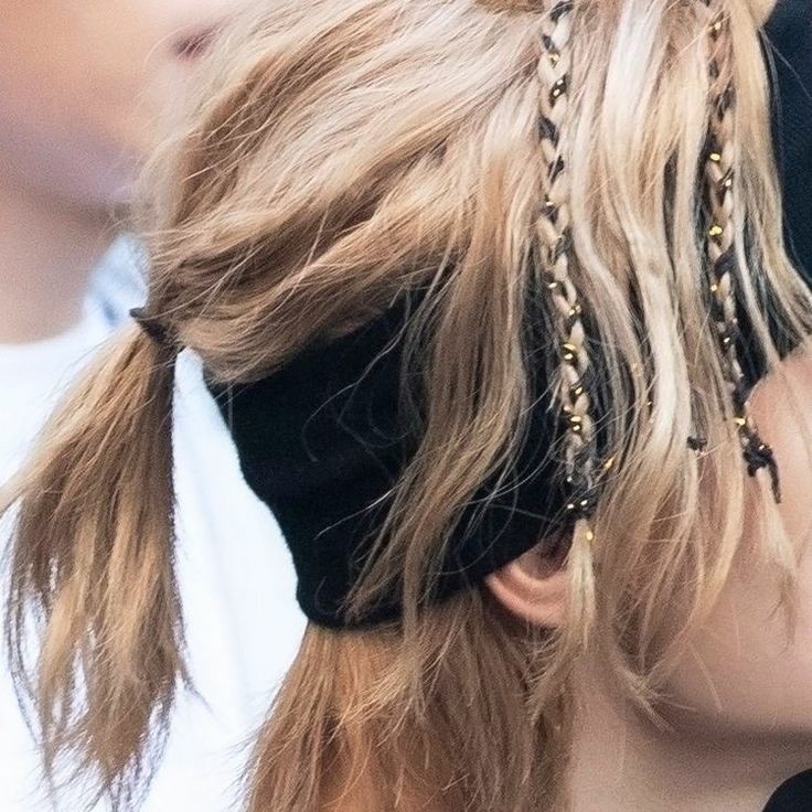  #HYUNJIN a dangerous but sexy details thread~ @Stray_Kids 