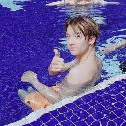  #HYUNJIN a dangerous but sexy details thread~ @Stray_Kids 