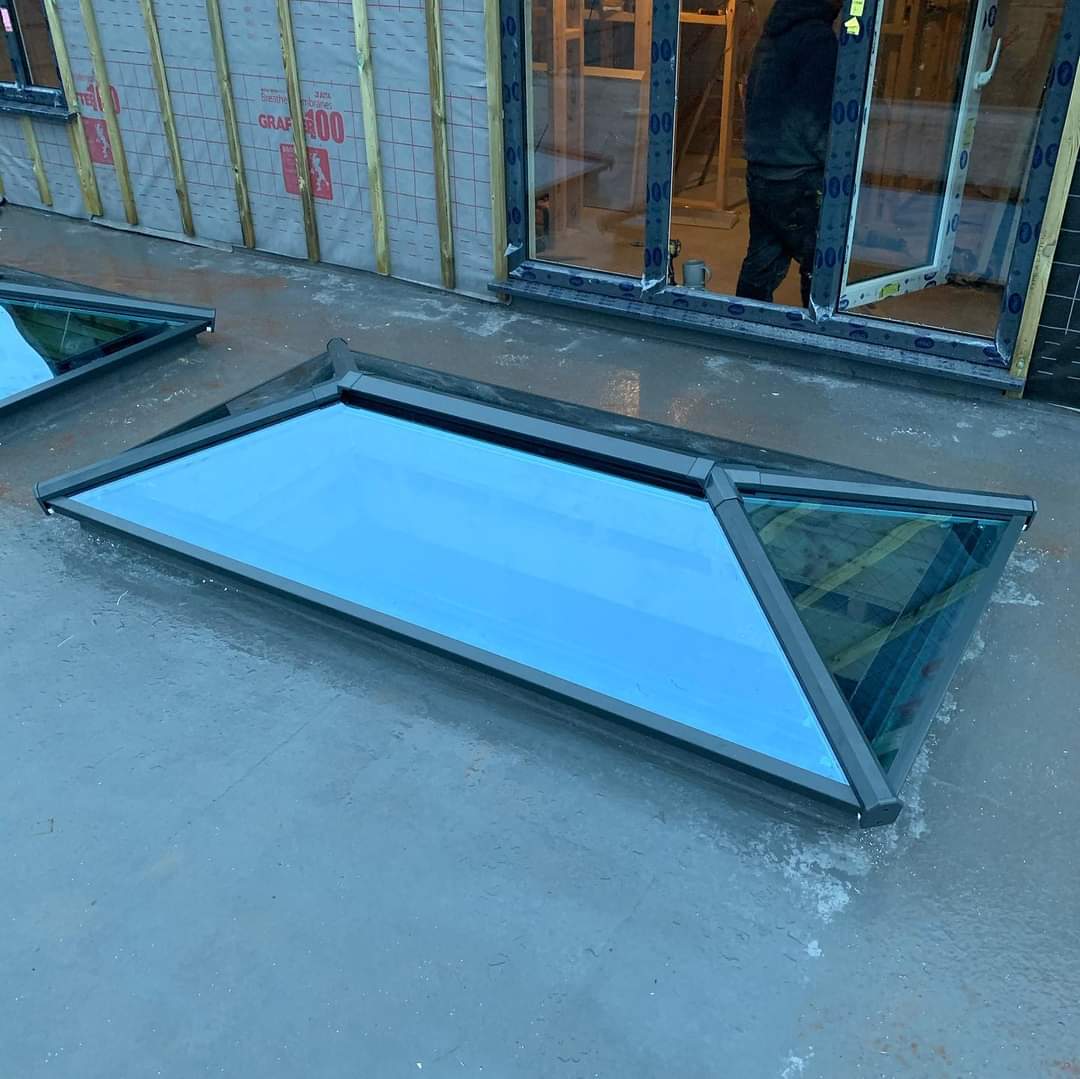 abialuminiumltd's tweet photo. Check out our Outstanding Lantern Roofs these are a Sleek Design with Self Clean Glass π€© #abialuminium #lanternroof #selfcleanglass #glazing https://t.co/afGxLjImfR