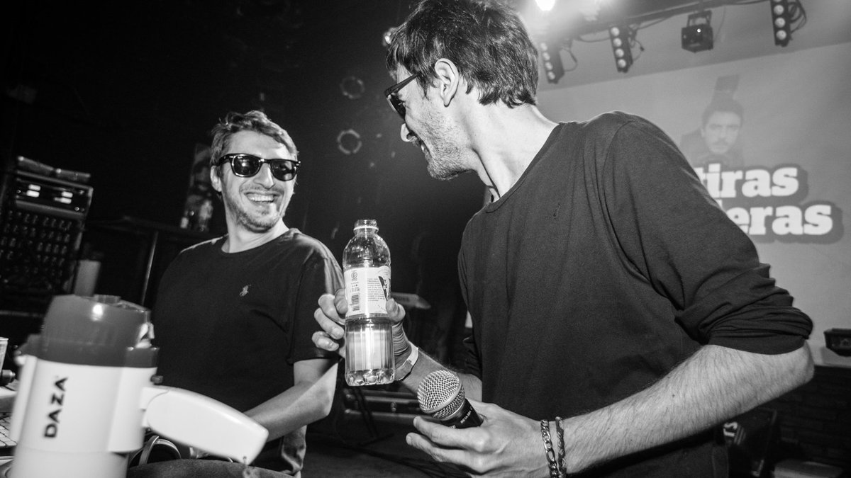 ✨Hasta las 9hs hay #TrueLies 
y la pregunta, cómo cada viernes, es:

¿Puede alguien enamorarse de un programa de radio?
💖 congo.fm