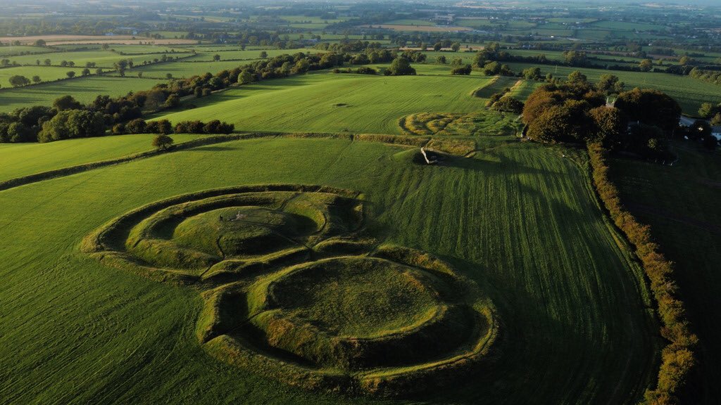 Thread: Today is Imbolc, which celebrates the first day of Spring in Ireland. It is an ancient Celtic feast & is marked as St Bridget’s Day, it’s Christian re-incarnation. In schools children make St Bridget’s crosses to celebrate it. (pictured: Hill of Tara)  #StBrigidsDay