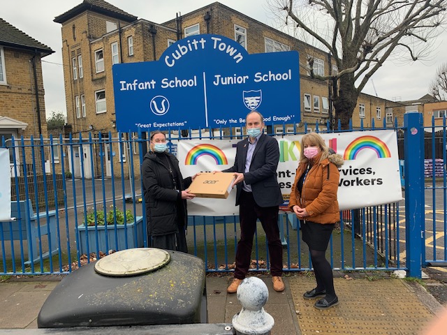 MLH_MD's tweet photo. @Cubitttownjuni1 Last week we delivered 10 Chromebooks to Cubitt Town Junior School on the Isle of Dogs.  They still have 60 families in need of a device so were very grateful. Thank you for all of your support so far. https://t.co/gDONebqH6K https://t.co/KzXq7Kulk2