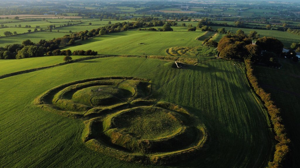 The feast is derived from the Irish words ‘in the belly’. Experts believe it is related to fertility, cleansing & milk. It had great importance in pre-history & a number of sites are aligned with sunrise on the feast, such as the Hill of Tara (pic:  http://www.discoverboynevalley.ie/boyne-valley-drive/heritage-sites/hill-tara )