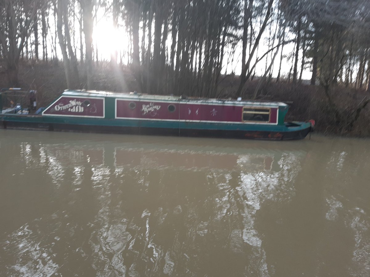 Just seen this boat which has been set adrift below 'lock 13' Buckby locks, South of the Heart of the Shires bridge.
It's been moored up and abandoned towpath side for the past 9 months. Now it looks like someone has set it adrift. 
<a href="/CRTEastMidlands/">Canal & River Trust East Midlands</a>. @CRTContactUs