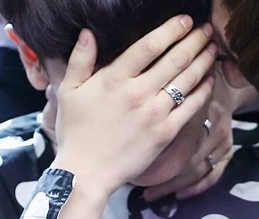  Promise Ring - Tiffany Evans The ICONIC sound-wave rings. What kind of besties would you be if y'all don't have matching rings with secret messages engraved in the form of sound waves? Imma need ChanSoo to wear those rings again. Chanyeol gives the most unique gifts.