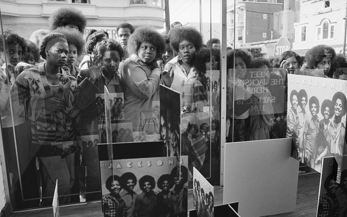 “Before MJ conquered the world, he belonged to little Black girls in Gary, IN &amp; Charlotte, NC &amp; in Harlem. People tend to forget that.” - Photographer Bruce Talamon (photo by Talamon) #BHM