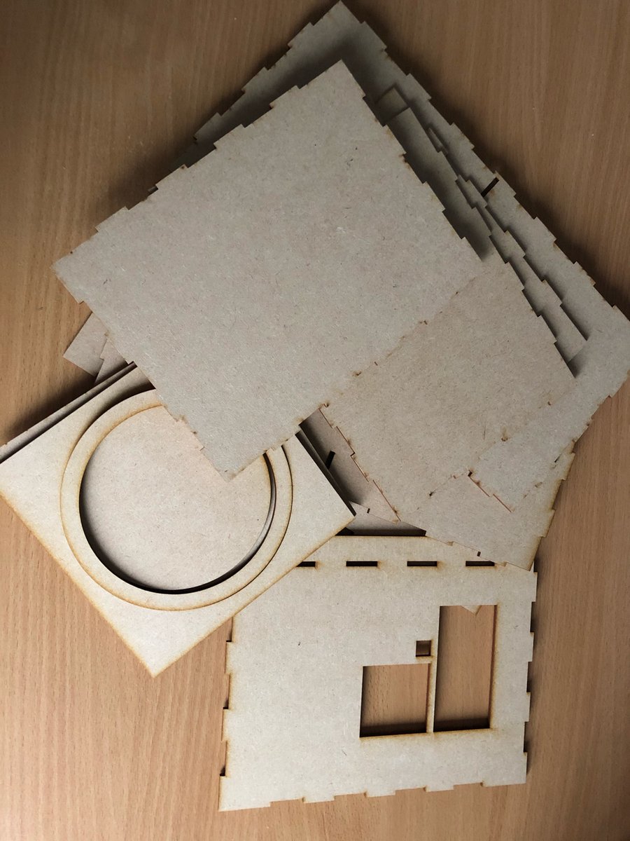 KjentoL's tweet photo. Lasercut☑️ Next: Just Build It!🔨 #itfactory #project4.0 #thomasmore #vanroeybe #week3 #sprint3 https://t.co/56WueGMIFD