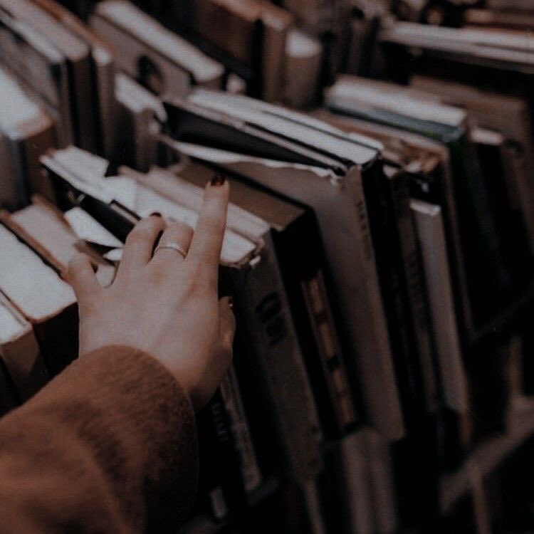angsllxsic's tweet photo. — Livros 📚✨ https://t.co/bLrbE5o3Bw