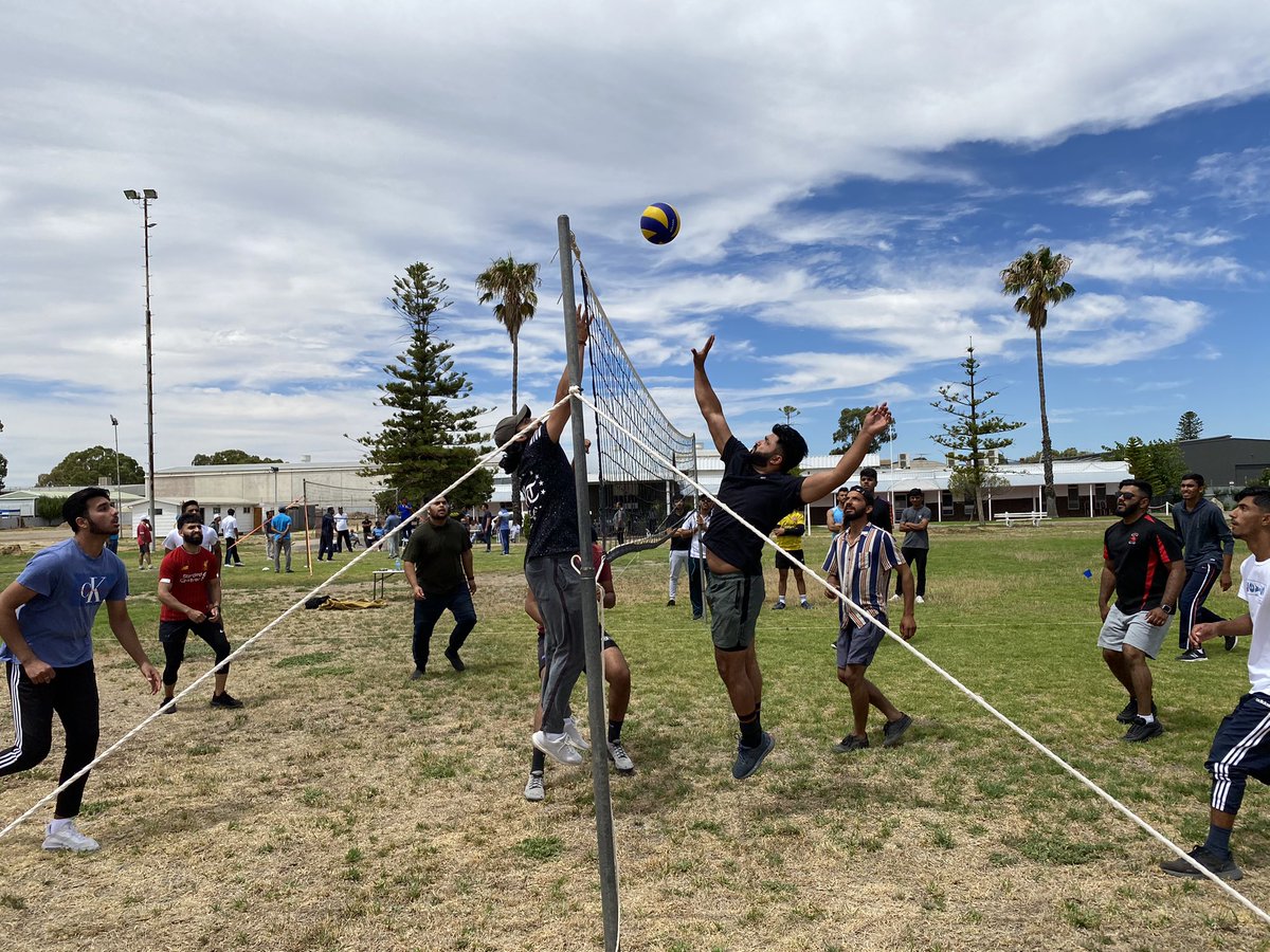 MKA_adlsouth's tweet photo. Alhamdulillah,

#MKAADLSOUTH participated in the Charity Volleyball tournament for @DeafChildrenAus organised by Majlis Ansarullah Woodcroft. A delicious BBQ was provided.🏐

#LoveForAllHatredForNone 
#Charity
#Volleyball https://t.co/wVMQNihUx6
