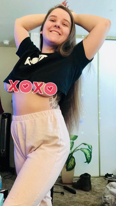 Underboob crop tops are the best 🤓 click ❤️ if you agree ‼️  https://t.co/yl7sDnqgw8 https://t.co/0t<a href="/tag/onlyfans"class="tags"><span>#onlyfans</span></a>