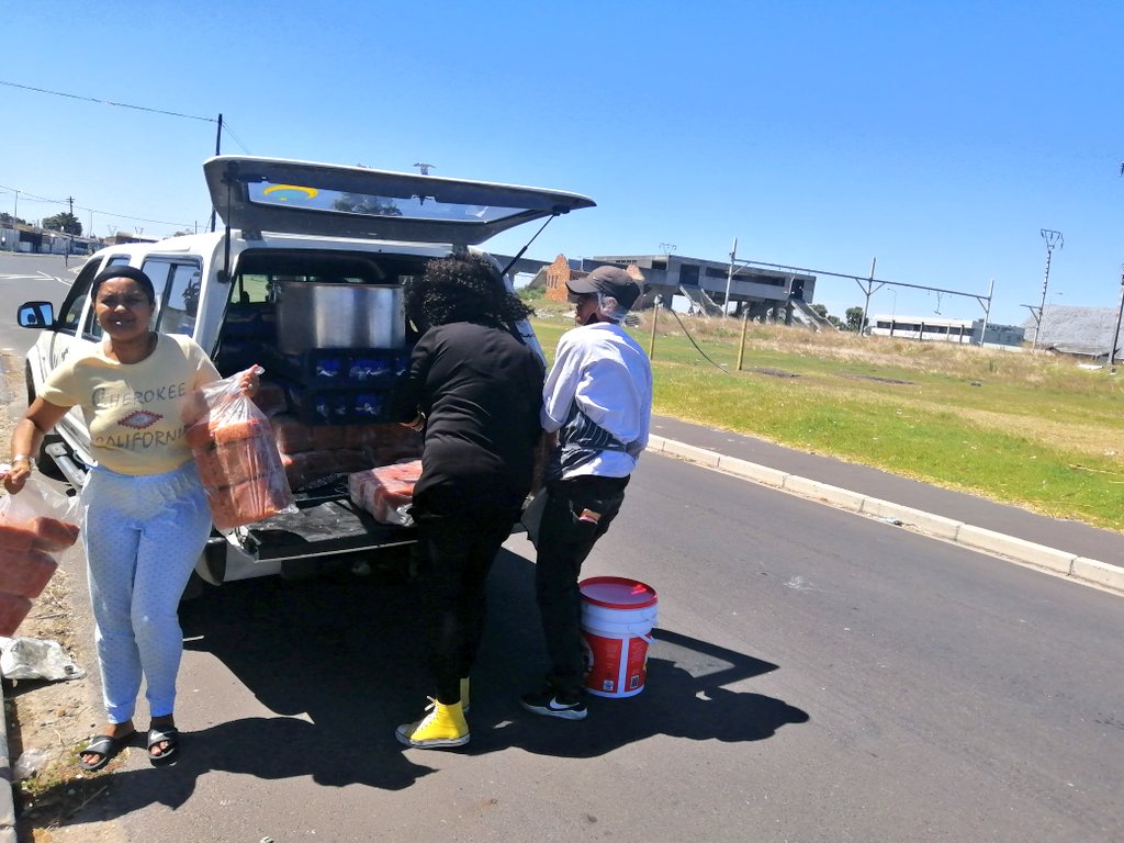 SoliPhilander's tweet photo. 'Die mense maak sop met die kos'
#NetregMatters
@ExtremeSoupath1 https://t.co/n5ya5LATB0