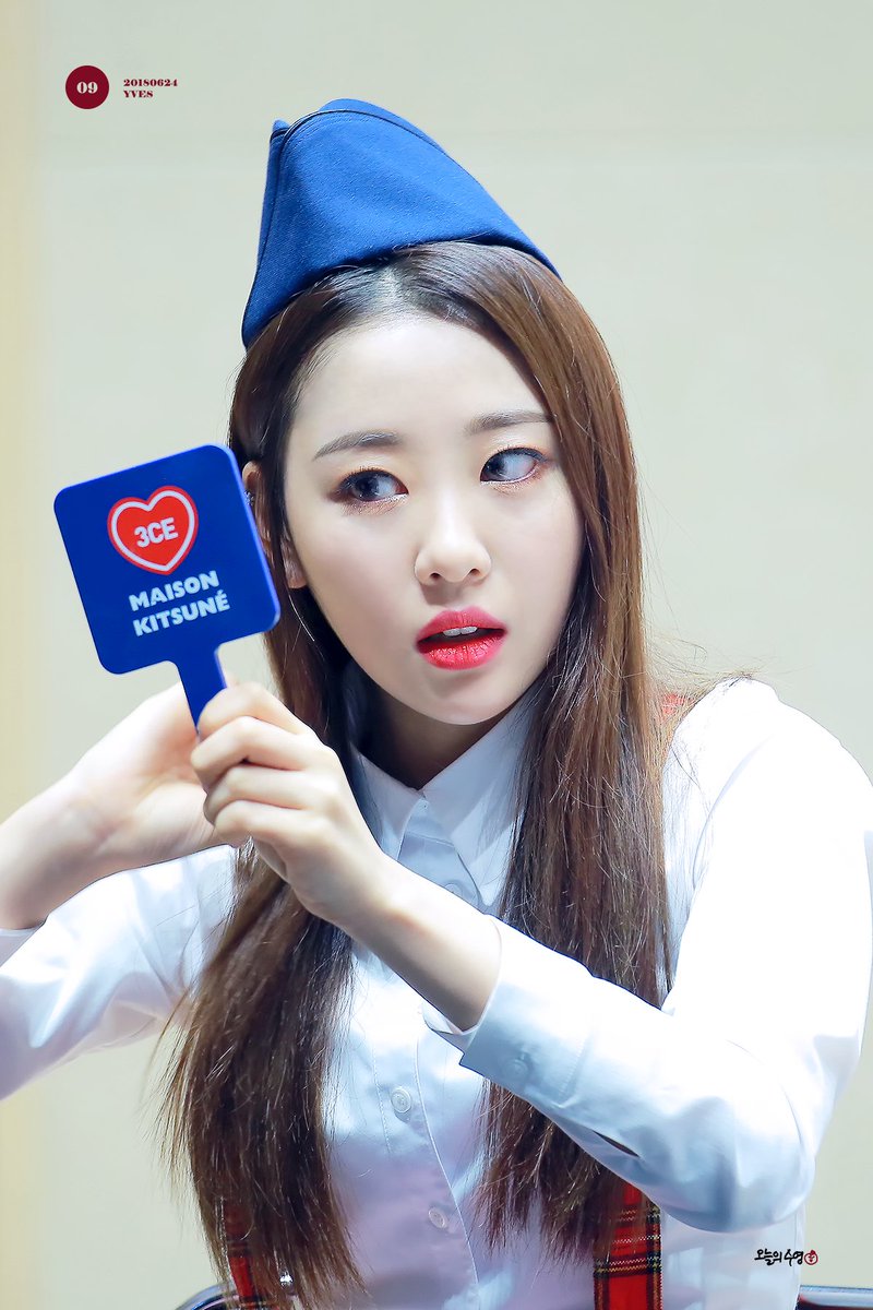 #Yves #이브 <a href="/loonatheworld/">이달의 소녀(LOOΠΔ)</a>