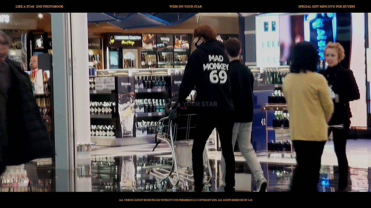  Shopping - Barenaked Ladies Kyungsoo, the only one willing to go shopping with Chanyeol. Minimalist shoppers maybe coz they both buy whatever looks/feels comfortable. I wanna take a shopping trip with them.