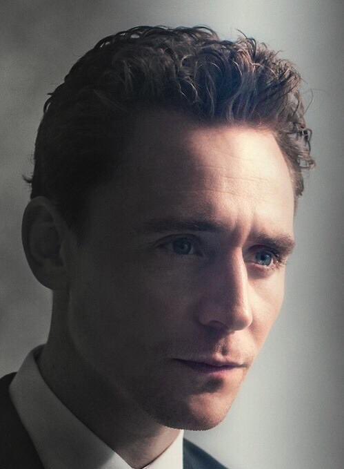 Maria profile. женщина улыбка профиль. девушка смеется. женщина в профиль. профиль лица.