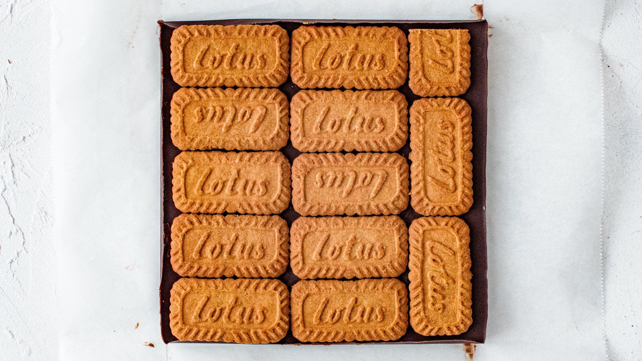 Ai Mogmog ロータスクッキーで生チョコサンド 材料は ロータスクッキー チョコレート 生クリーム の3つだけ ラッピングしたらめちゃ可愛くないですか レシピ Ai Mogmog ロータスクッキーで生チョコサンド 材料は ロータスクッキー チョコレート 生クリーム の3つだけ ラッピングしたらめちゃ可愛くないですか レシピ