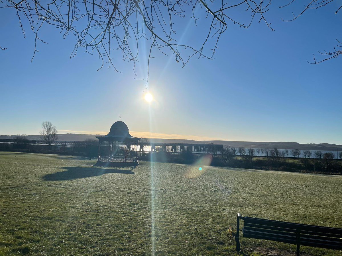 DundeeActiveSch's tweet photo. 🥾 WALK OF THE WEEK 🥾 

MAGDALEN GREEN - It is Dundee’s oldest park!

For walks in your area visit - https://t.co/KYxGIKsuwf…

Remember, stay local, stick to current government guidelines. Be mindful of social distancing &amp; avoid busy areas 

#ActiveEveryDay #WalkOfTheWeek https://t.co/7h2xqPnoXI