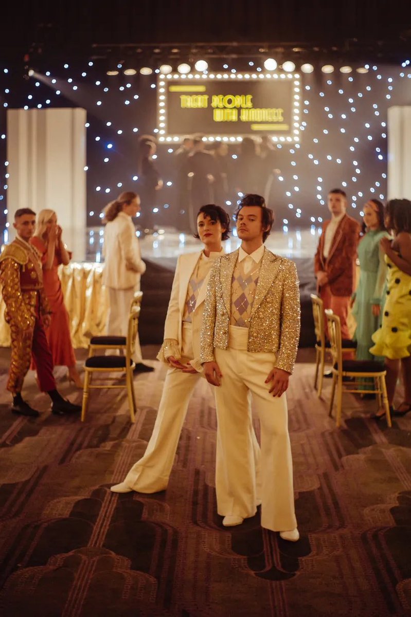 2021 has already started on a sartorial (Watermelon Sugar) high for Harry. He wears bedazzling  @Gucci to dance alongside Phoebe Waller-Bridge in his latest music video, for the toe-tapping anthem ‘Treat People With Kindness.’  https://trib.al/RXJhPJT&nbsp;