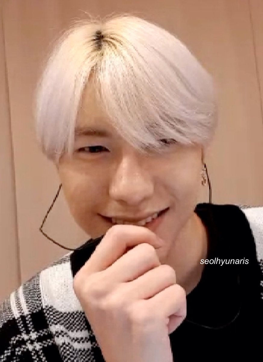 210201OH MY GOD LOOK AT HIM HE’S SO ROUND  hes so sweet too. i love him so much!!! #빅톤  #승식  #SEUNGSIK