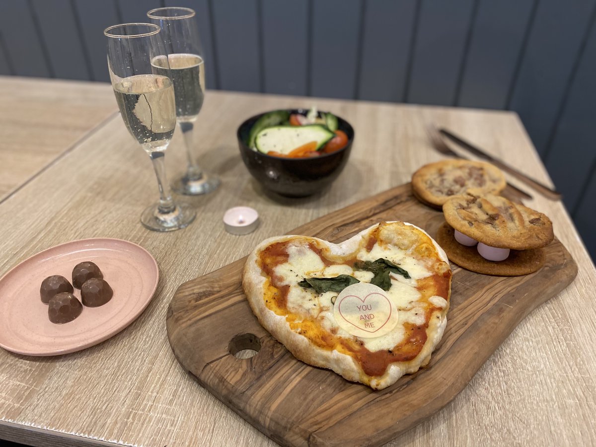 Whether you're planning a twosome #Valentine's Night, or a love-in with the kids, <a href="/doughremepizza/">Dough-Re-Me</a> (sister co of <a href="/thymeoutfoodco/">Thyme Out, Didsbury</a> W #Didsbury) has you covered with their big boxes of #pizza love. Orders by midnight on 10th Feb for delivery on Fri 12th Feb.
dough-re-me.co.uk