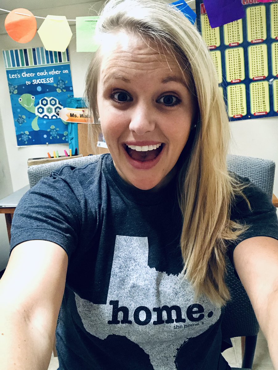 mrskwalz's tweet photo. Spirit Week this week for @smsdconnect! Wearing my TX shirt for our QB @PatrickMahomes! #mahomesmonday #texasforever #mvp #runitback @theSMSD @APBrogdon https://t.co/4fVsVgHlmn