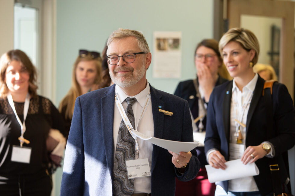 PEECeducation's tweet photo. Raymond-Robert Tremblay quitte le PEEC
Mon cinquième mandat à la coordination du PEEC se terminera le 31 mars 2021. Tel que prévu au départ, je ne le renouvellerai pas. 
https://t.co/DRsTzv3LJd https://t.co/ahg4zwSlDW
