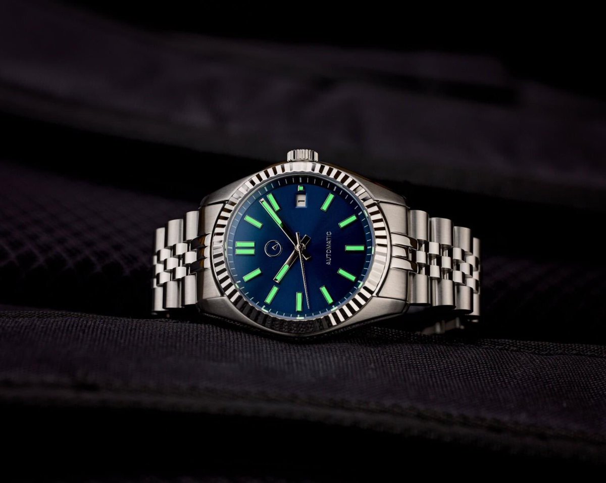 thelanjampod's tweet photo. Congrats to @LongIslandWatch on their new ISL line with a Hi Beat Miyota movement and the classic hallmarks of a mid-century dress watch (look at that fluting!) Great job!

#Islander #islanderwatch #rolex #seiko #miyota #watches https://t.co/mwJUqzU9pi