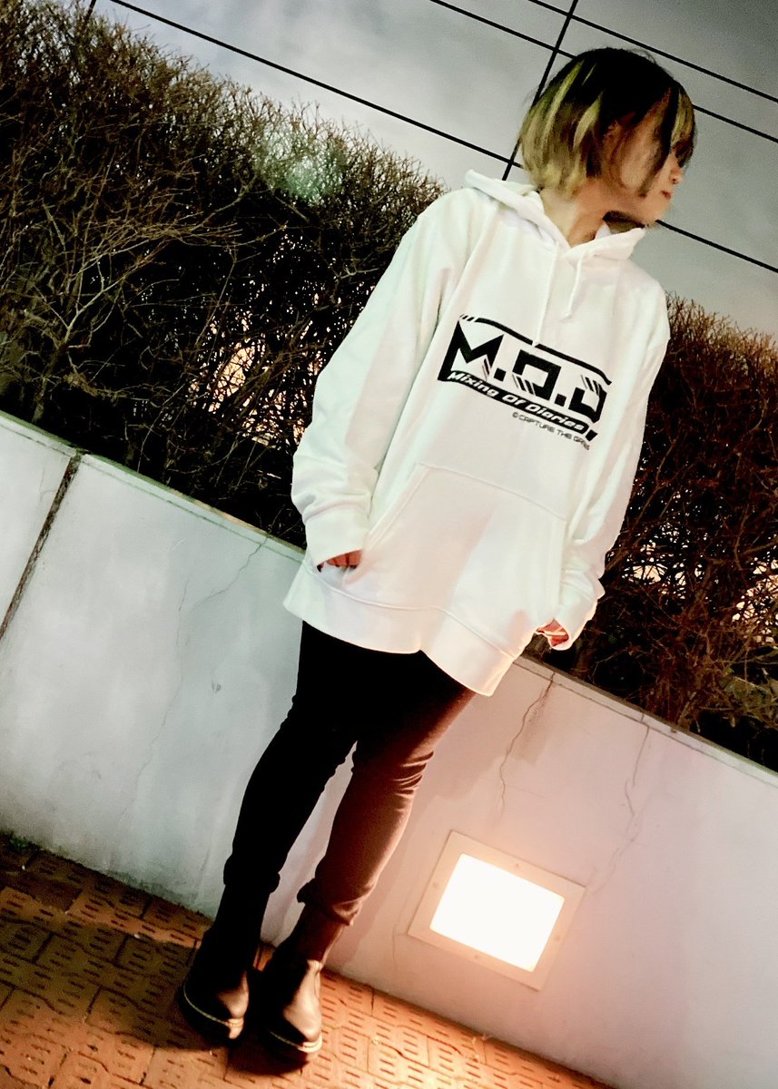 RuiReiChannel's tweet photo. デザインしました！よろしくお願いします!
------
M.O.D×CTGロゴのプルパーカーが登場!!
表面にゲームコンセプトブランド[CAPTURE THE GAMES]のデザイナー、ルイレイ氏によるバンドロゴでありつつもゲームの様なデジタル感と、未来への加速を表現をした遊び心のあるデザイン。
https://t.co/yRhnMhbuq9 https://t.co/D2xjaA2yjW