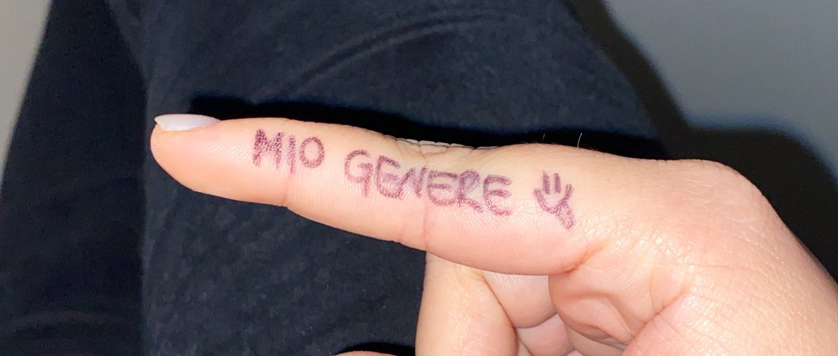amanodisarmata_'s tweet photo. @GiuliaSalemi93 sempre con me, anche a scuola❤️ #prelemi #GSvip #persianvip #giuliasalemi #iostocongiulia https://t.co/8ymUCKVkQf