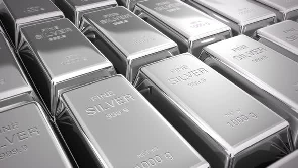 4/ The Hunt Brothers - particularly Nelson Bunker and William Herbert - believed that the inflationary environment would persist and destroy the value of their family's holdings.To hedge this risk, they turned to silver.They began buying the metal at ~$3 per ounce in 1973.