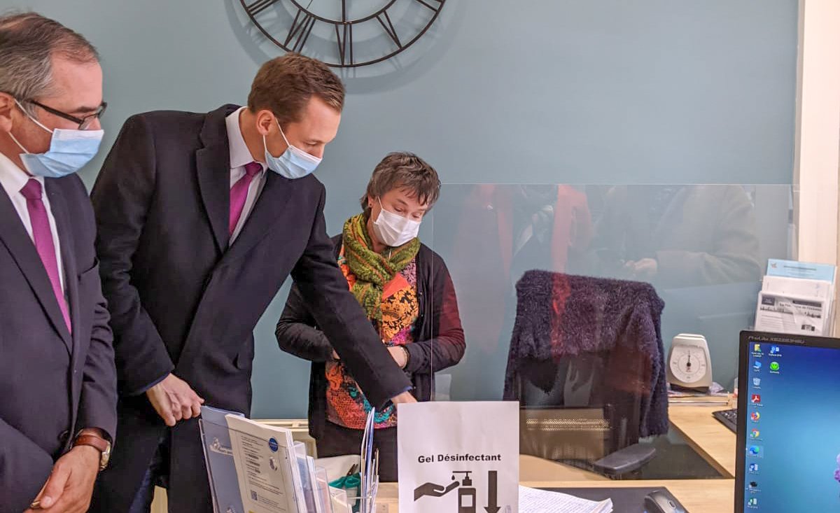Prefet14's tweet image. Inauguration de l'espace #FranceServices à Livarot par, Guillaume LERICOLAIS, sous-préfet de #Lisieux, Hubert COURSEAUX, @CalvadosDep, Frédéric LEGOUVERNEUR, maire, François AUBEY, président de Lisieux Normandie.
Structure qui offre aux usagers un lieu unique pour leurs démarches
