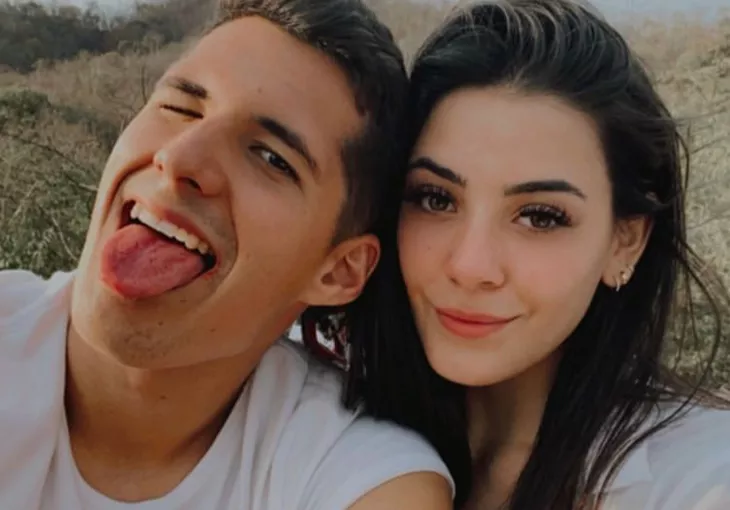 festivalteenBR's tweet photo. #PEBINA está vivíssimo! Sabina Hidalgo e Pepe González voltaram a namorar!
https://t.co/yintjFWWTd https://t.co/yKOs6cVzwj