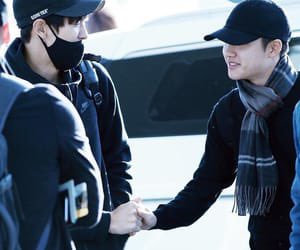  Holding Hands - Steve Green Why do they do this to my heart? Its an adorable tradition how every time they meet at the airport, they hold hands for a while. Its cuter when you realise Ksoo initiates most of them