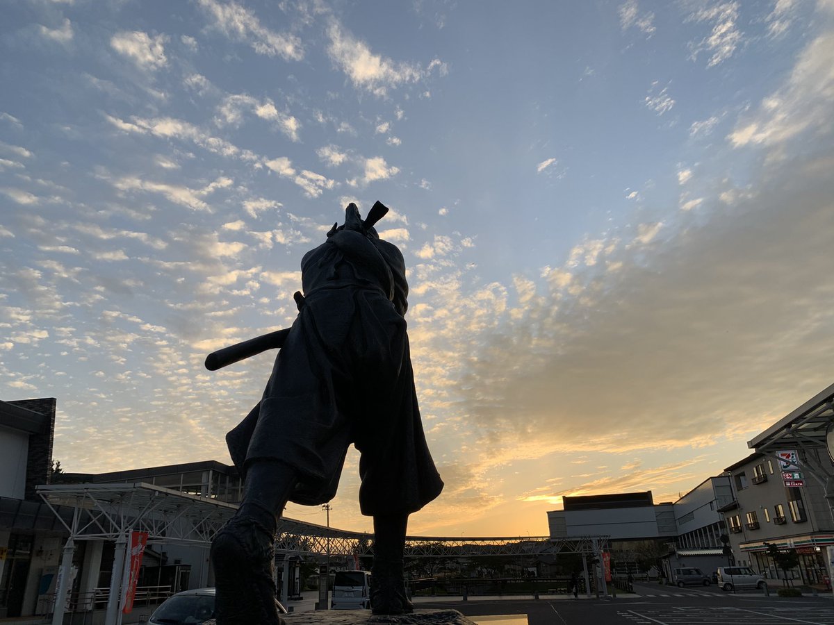 ヒデっち 福島県二本松市出身の彫刻家 橋本高昇氏 故人 の息子で 二本松市ゆかりの彫刻家 橋本堅太郎氏の作品は 東北本線二本松駅前と二本松市歴史資料館 大人百円 で見る事にできます 4枚目は数年前 購入した 寄贈するか考え中です ヒデっち 福島県二本松市出身の彫刻家 橋本高昇氏 故人 の息子で 二本松市ゆかりの彫刻家 橋本堅太郎氏の作品は 東北本線二本松駅前と二本松市歴史資料館 大人百円 で見る事にできます 4枚目は数年前 購入した 寄贈するか考え中です