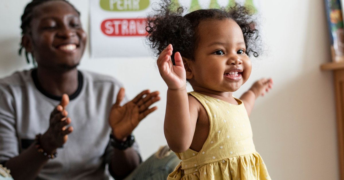 Do toddlers ever get a "case of the Mondays?" 🤔 Here's to hoping some of that #toddlerenergy rubs off on you today!
.
.
.
#mondaymotivation #organic #superblends #organicvegetables #organicfruits #simplehealthysnacks #healthybaby #organicveggies #allnaturalingredients