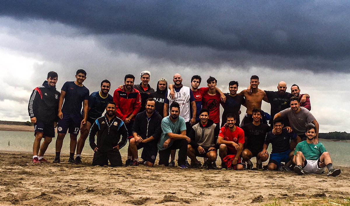Cierre de fin de semana de pretemporada con los muchachos de primera y juveniles. Armando grupo, formando equipo. #Vamoslago