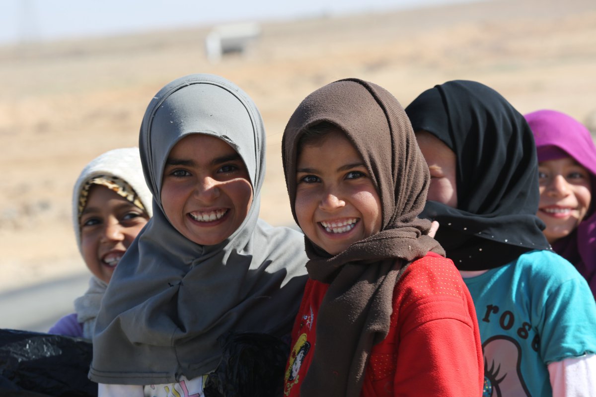 Son niños y niñas sirias refugiados en Jordania. Se merecen una vuelta segura a las aulas. ¡Ayúdanos a enviarles 2000 mascarillas para proteger su salud y la de su familia! ➡️ globalhumanitaria.org  

#InfanciaSiria #AyudaSiria