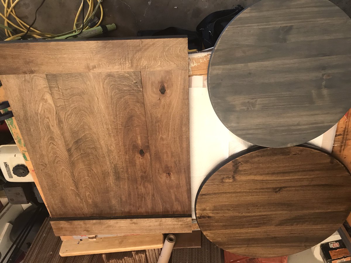 DoerrMatt's tweet image. The wife and I got creative, some friends noticed and placed orders. If you want one you better get on the schedule! Fully CUSTOMIZE your own design: size, script, stain and hardware! DM if interested, filling up fast! #Doerr2Door