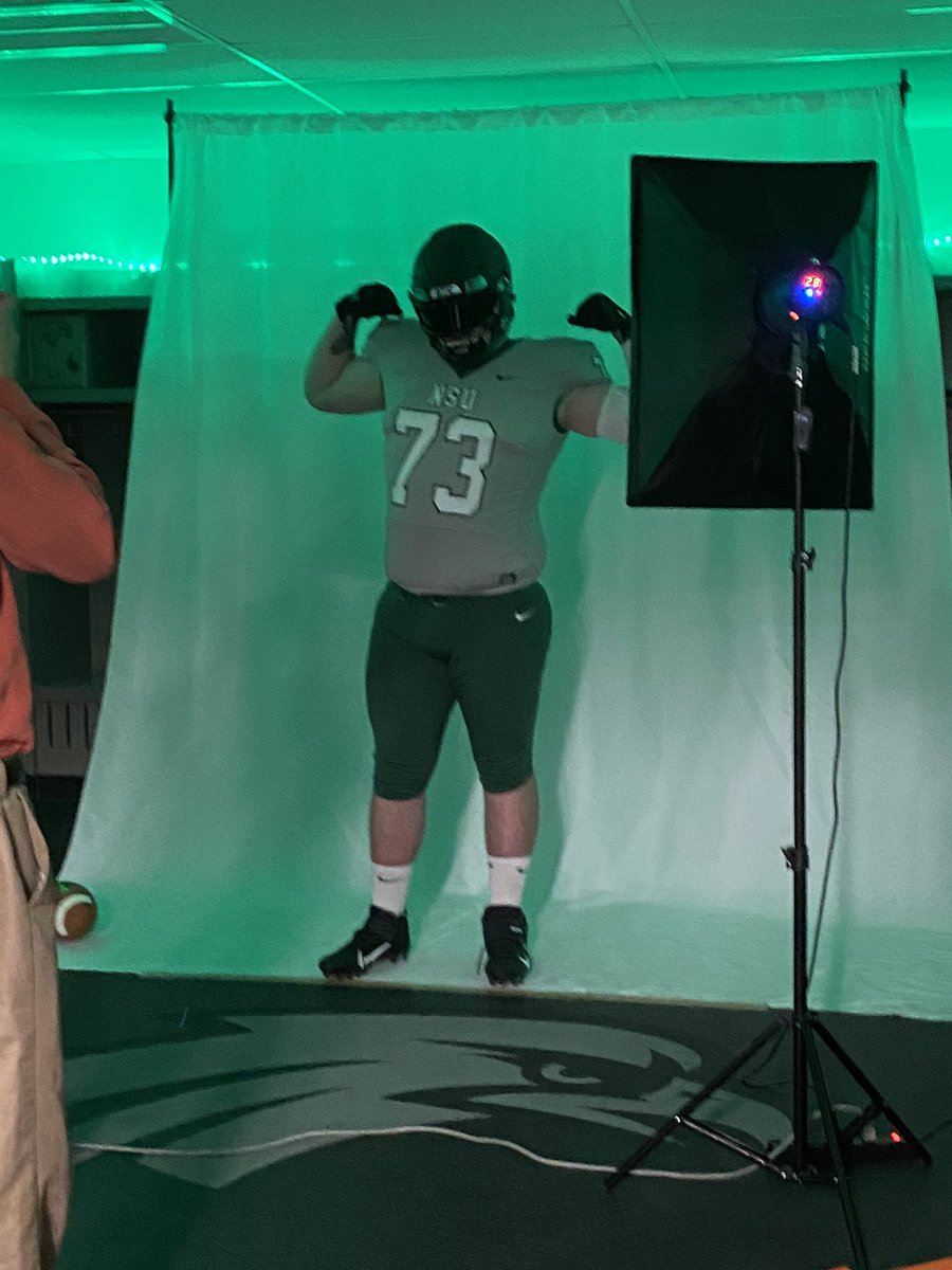 BlakeMillspaugh's tweet photo. 110% committed 🟢⚫️⚪️🦅#HAWKVI21ON #HAWKSPR21NG @CoachJeffBowen @fb_marshall @fbcoachjeff @CoachJJEckert @seanlove @Kyler_Arter @MisterBurk3  @NSU_Football https://t.co/lJG1klrNF2