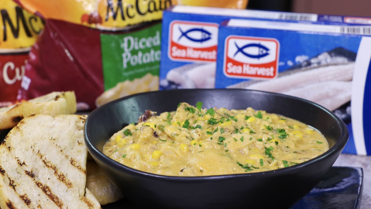 AfternoonChat's tweet photo. So simple and oh so delicious!
You'll have the whole family buzzing when this @SeaHarvestSA and @McCainSA #FriendsInYourFreezer Fish Chowder comes to the table.
Reimagine mealtime and get this recipe here: https://t.co/Wrfbp3zqaK
#AfternoonExpress #MadeWithMcCain #MakeItHake https://t.co/9i11ML18Pa