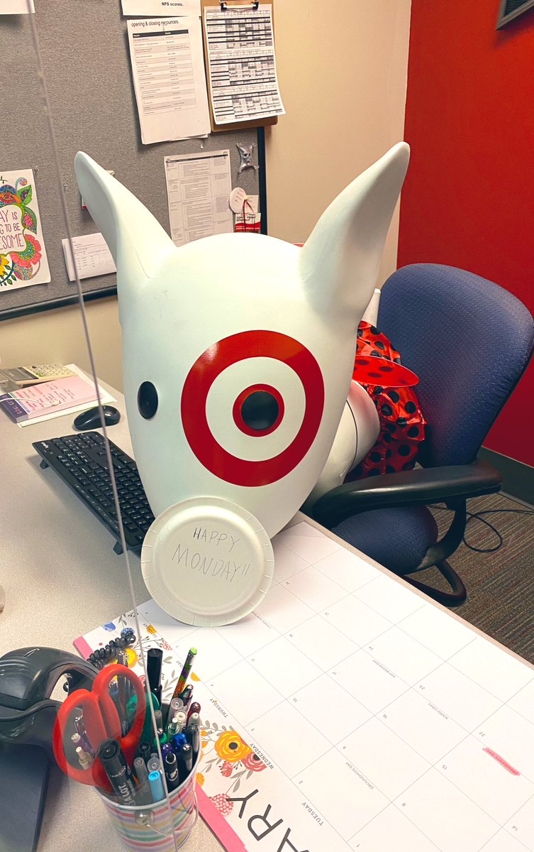 Happy Monday everyone! Bullseye welcomed me back in after the weekend ☺️🤩😍 Great way to start a Monday!! #itsagooddayforagoodday #HappyMonday #