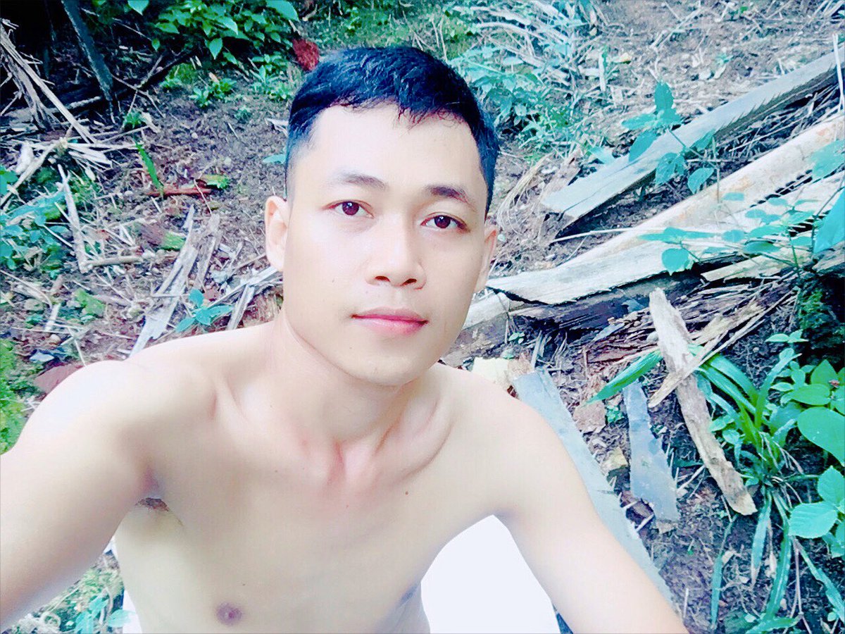 السَّلاَمُ عَلَيْكُمْ وَرَحْمَةُ اللهِ وَبَرَكَاتُهُ  بارك الله  barakallah ‘semoga diberkahi Allah  
#Bnwphotografy #bnw #nikonphotografy #photoshoot #malemodel #portraitphotografer #endorsegram #bnwphotography #photograph #nikon #likeforfollow #like4likes #photoshoot