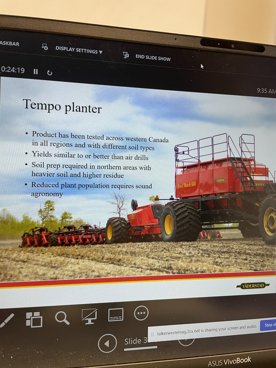 <a href="/CherewykAg/">Kris Cherewyk PAg CCA</a> discussing the @VaderstadCanada TEMPO L 32 planter which is the current focus in Western Can.  #westernag #westcdnag