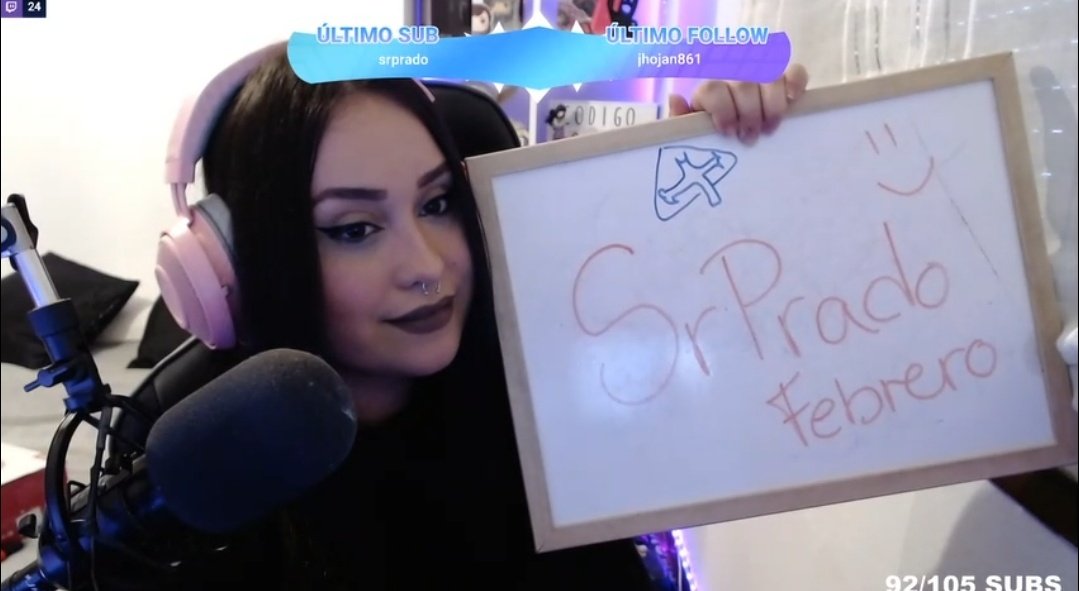 SrPrado98's tweet photo. La mejor streamer de Febrero @sbarcci no sabe dibujar el escudo del Celta, pero se le aprecia igual😂👏🏻 https://t.co/LqTZd7YQc9