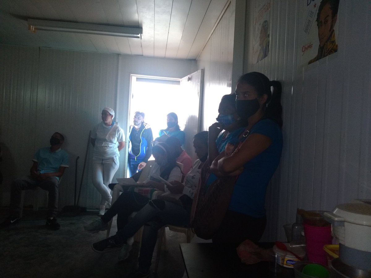 SomosvMiranda's tweet photo. #Miranda Así arrancamos la semana en MP Guaicaipuro con reunión de trabajo para evaluar los avances que tenemos en el Municipio @ZulibethBriceno @HectoRodriguez @Carmensiberio1 https://t.co/MWlE0QkpYd