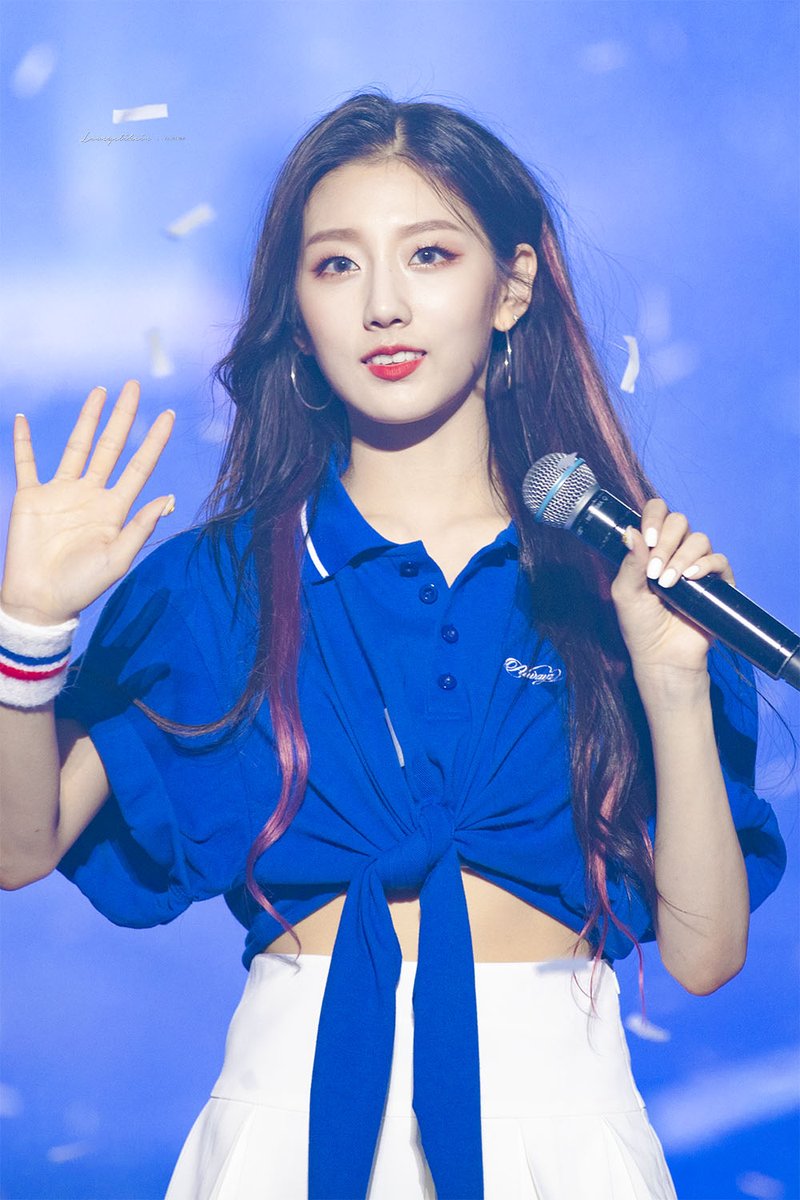 LOVEYE_LIKEIN's tweet photo. 190802 #러블리즈 #정예인 콘서트 가고싶어🥺 https://t.co/yLPfCRP9AF