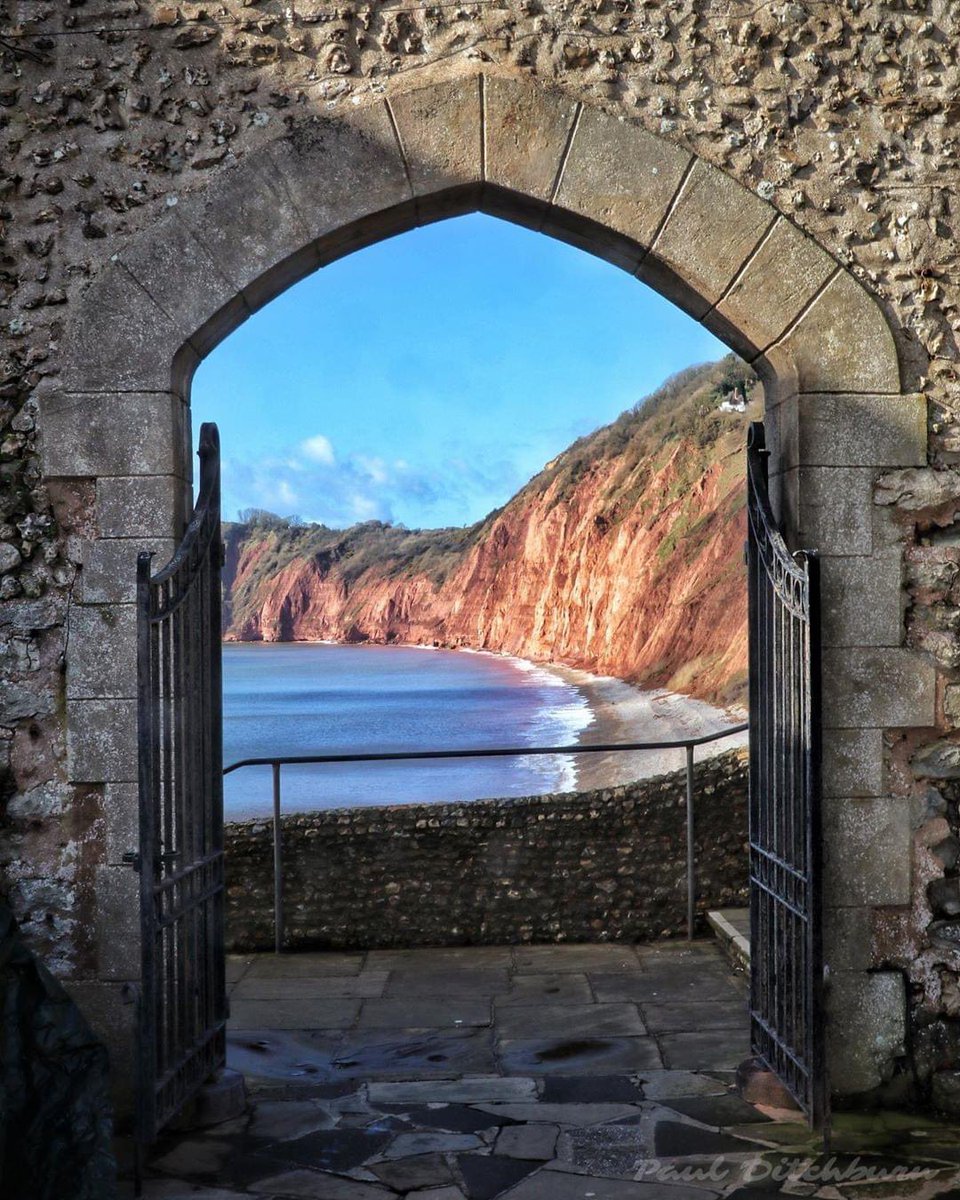 What a gorgeous view of the Jurassic Coastline in Sidmouth. What a lovely spot for some #Sanditon scenes! 🥰 #seaside #BeautifulBritain #costal #England