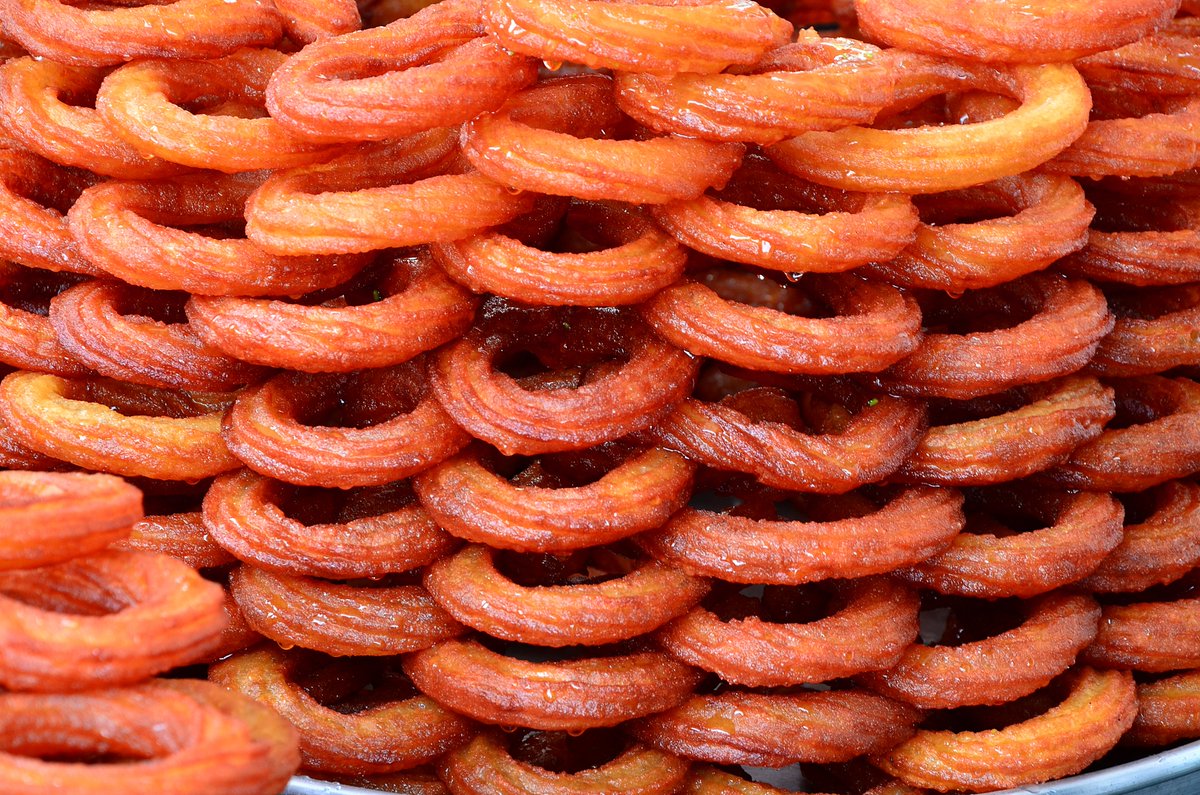 Speaking of the cuisine of Adana, kebab isn’t the only star. Adana also has a rich dessert culture. In addition to desserts with sherbet, there is also a local dessert called Bici Bici, which looks like a snow cone, and you.