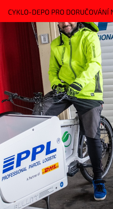 AggieCycles's tweet photo. @ukclf @wevegotwheels @podstreetsahead @thespokesmen @pedalmeapp @ECLF_bike He does smile! I knew #grumpyman was just an act! https://t.co/ehQWczrzoO