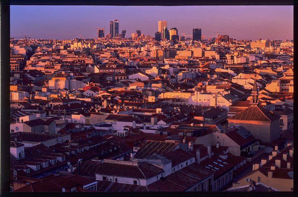 Os dejo una foto de #Madrid que hice hace poco desde el Smart Rental Collection de #granvia.

Está hecha con film Velvia 50 🎞️ y no tiene #PhotoshopManipulation 😎😎😎📷📷📷

proyectoviajero.com

<a href="/MadridTB/">Madrid TB</a> <a href="/Visita_Madrid/">Visita Madrid</a> <a href="/ViajarMadrid/">viajeMadrid</a> <a href="/madrid/">Ayuntamiento Madrid</a> @FujifilmEU